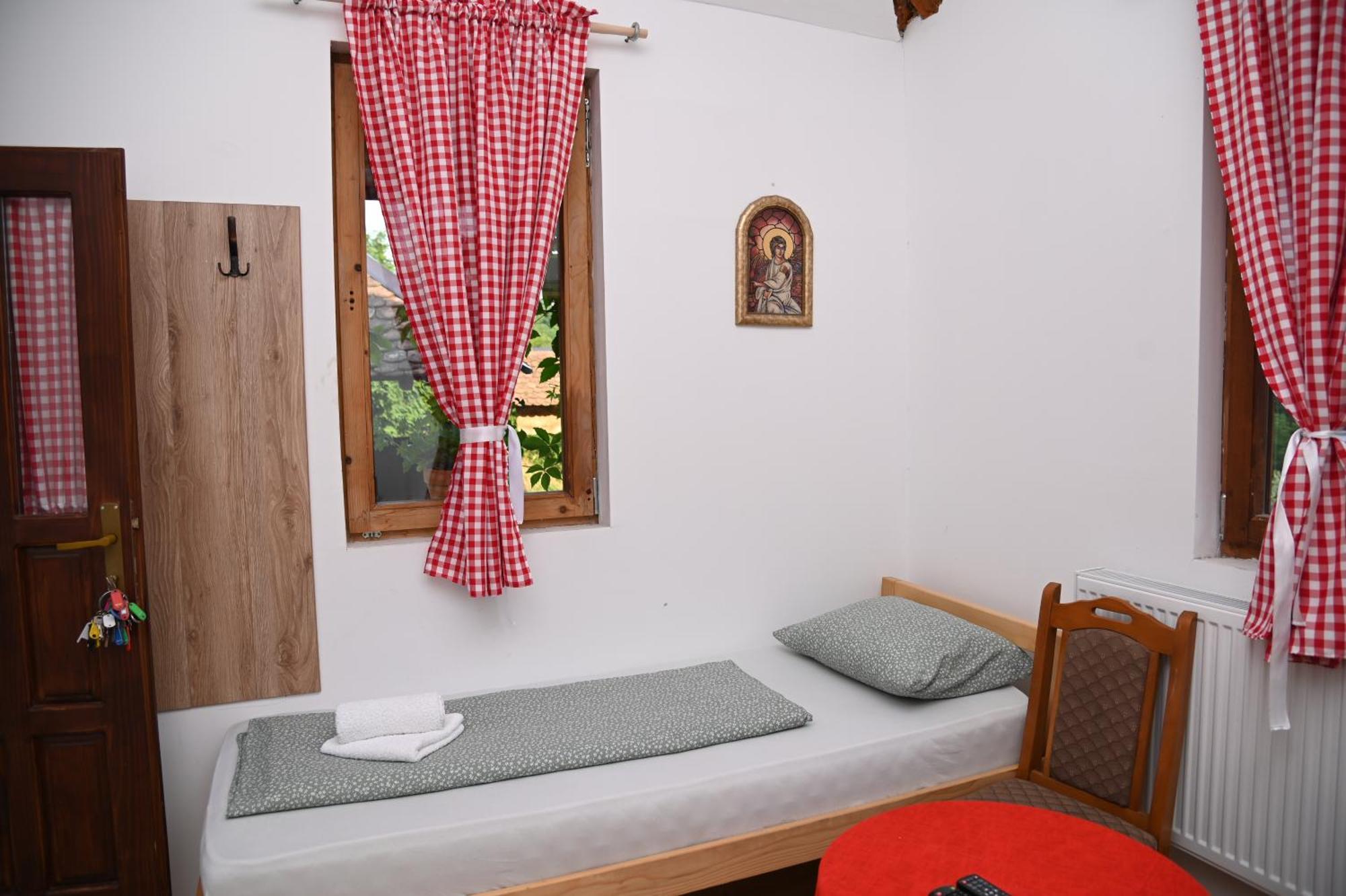 Konak Dobri Potok Krupanj Esterno foto